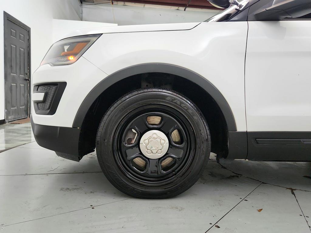 2017 Ford Explorer - $10,500