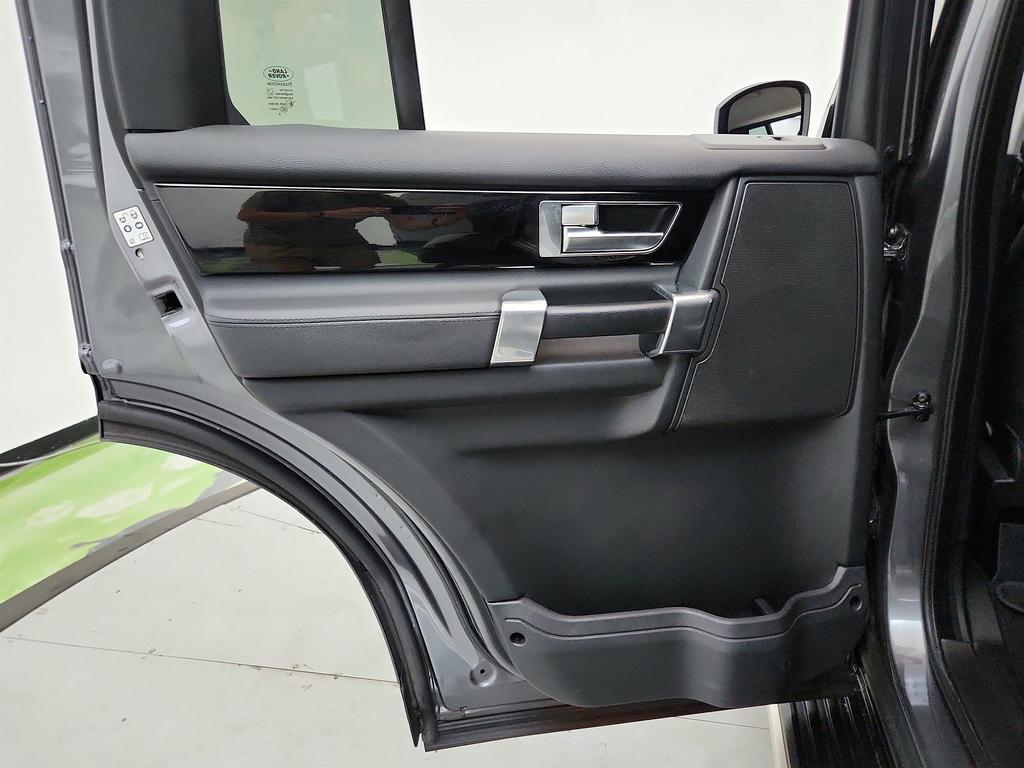 2016 Land Rover LR4 - $11,895