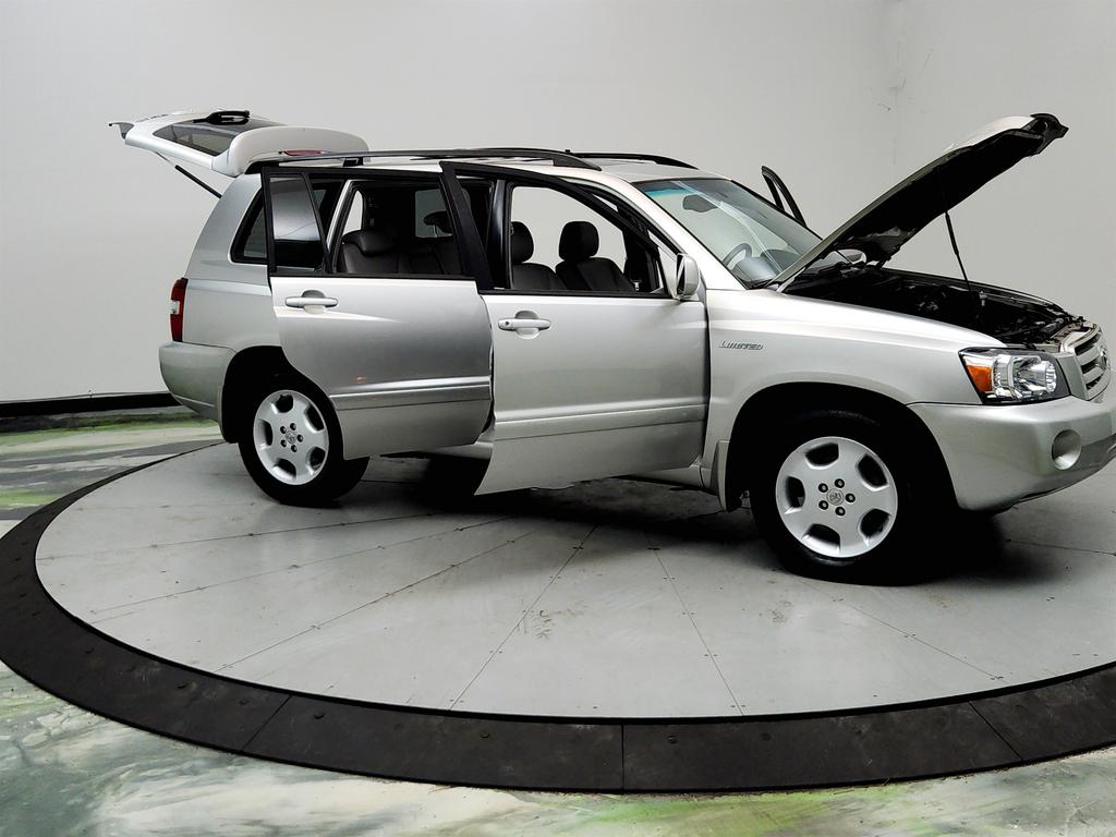 2005 Toyota Highlander - $4,950