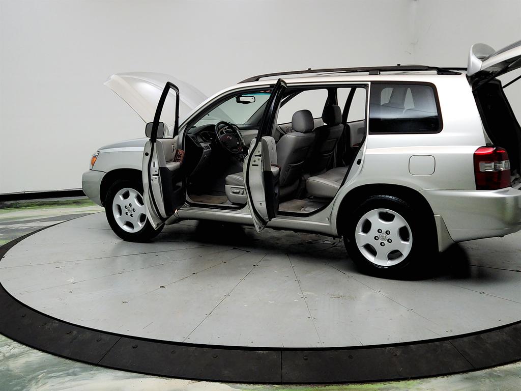 2005 Toyota Highlander - $4,950