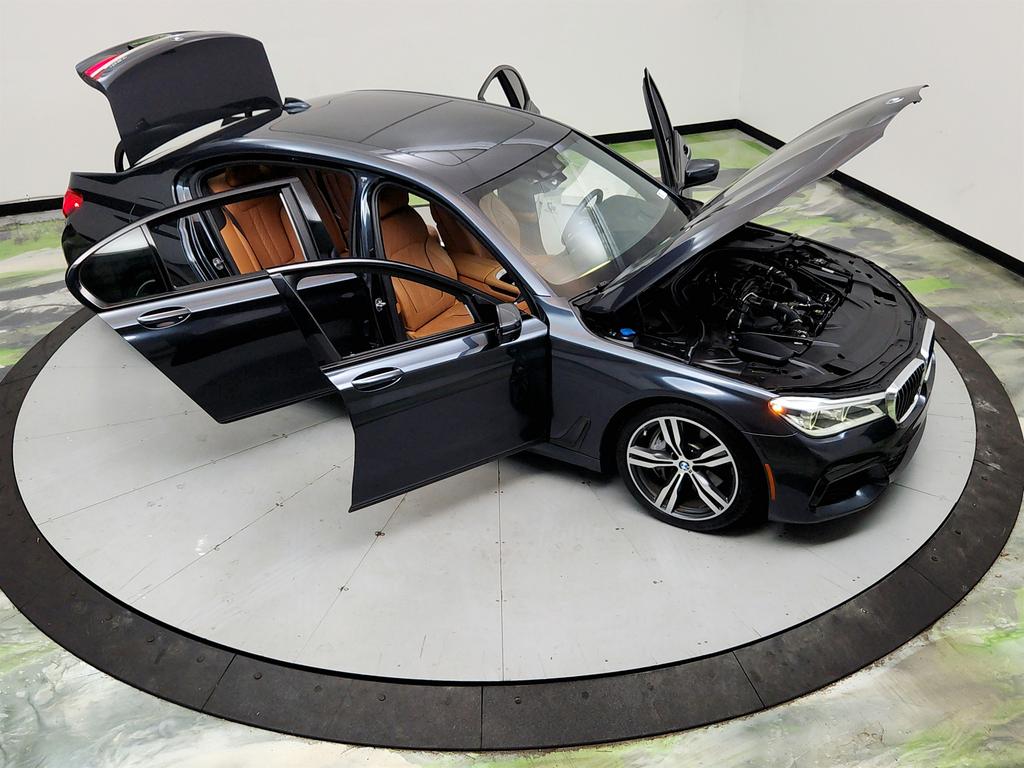 2018 BMW 750i - $15,350