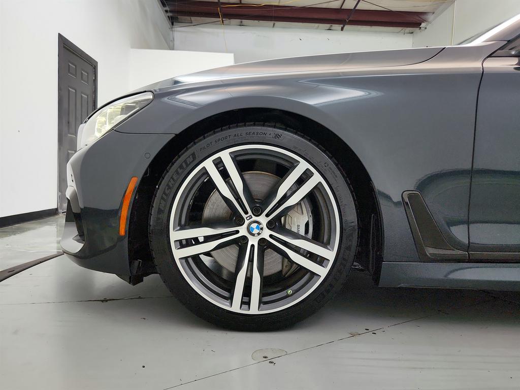 2018 BMW 750i - $15,350