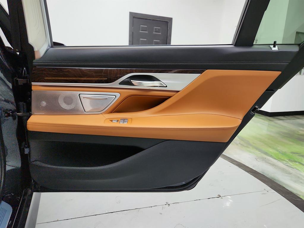 2018 BMW 750i - $15,350