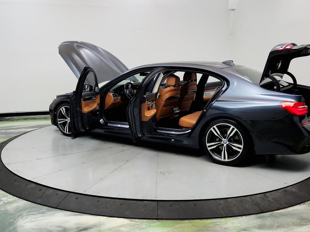 2018 BMW 750i - $15,350