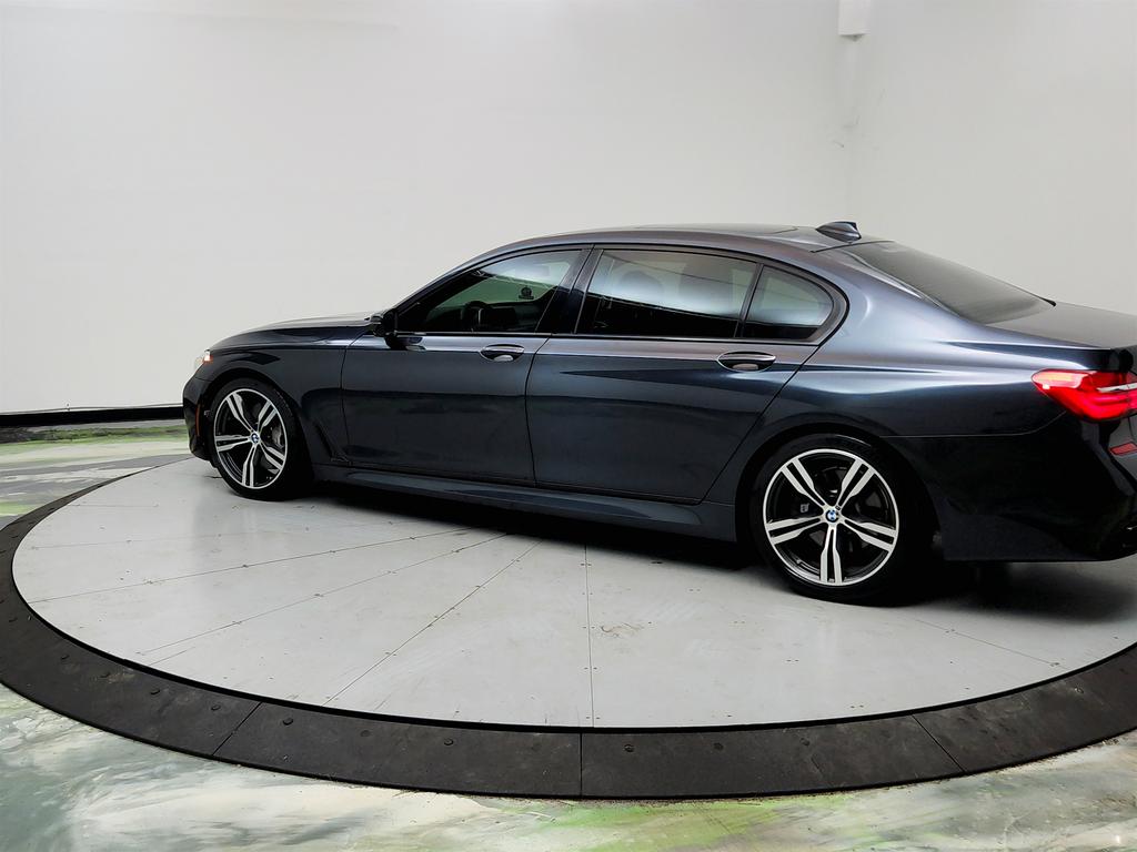 2018 BMW 750i - $15,350