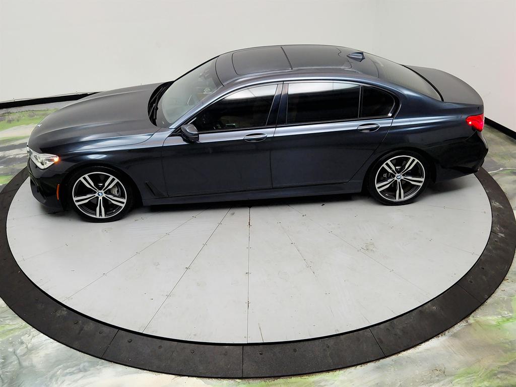 2018 BMW 750i - $15,350