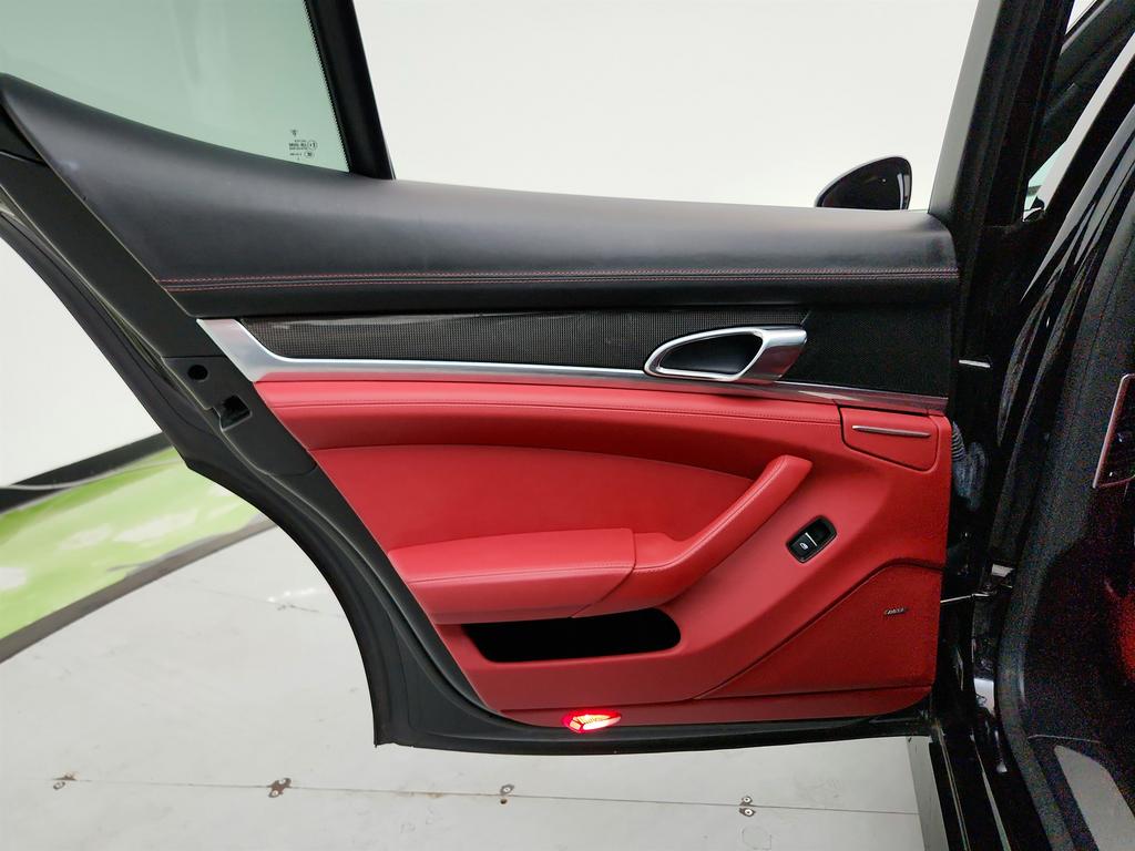 2016 Porsche Panamera - $33,750