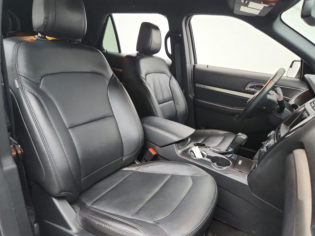 2018 Ford Explorer - $10,950