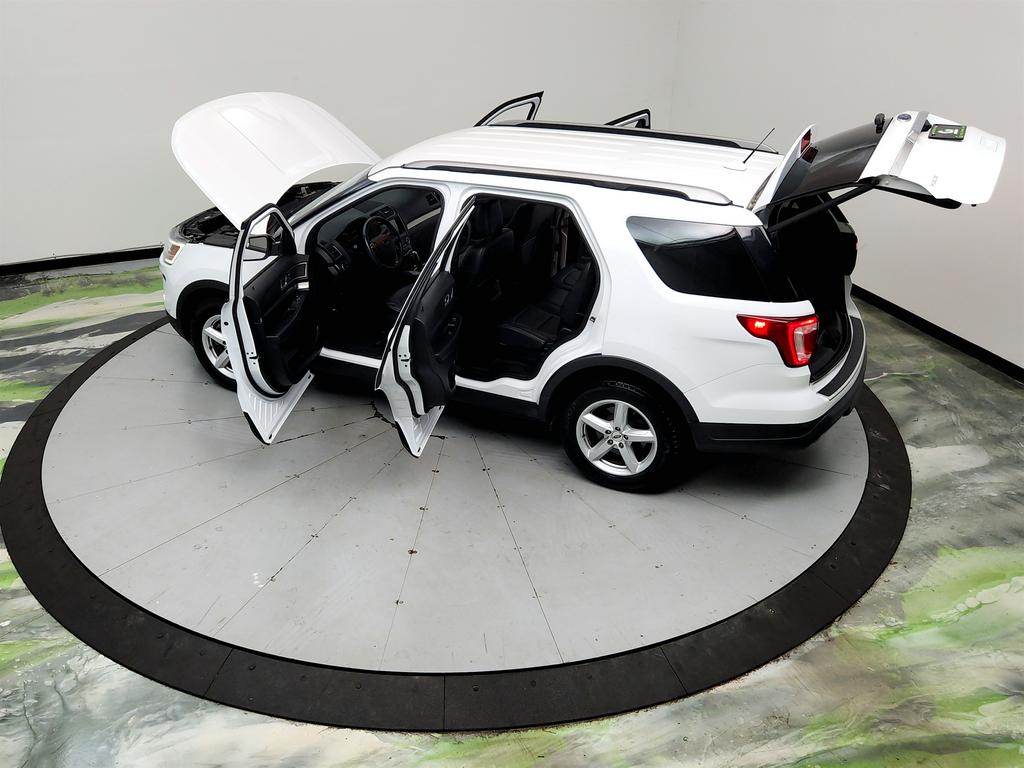2018 Ford Explorer - $10,950