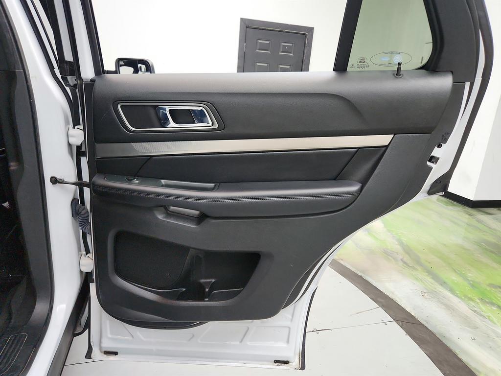 2018 Ford Explorer - $10,950