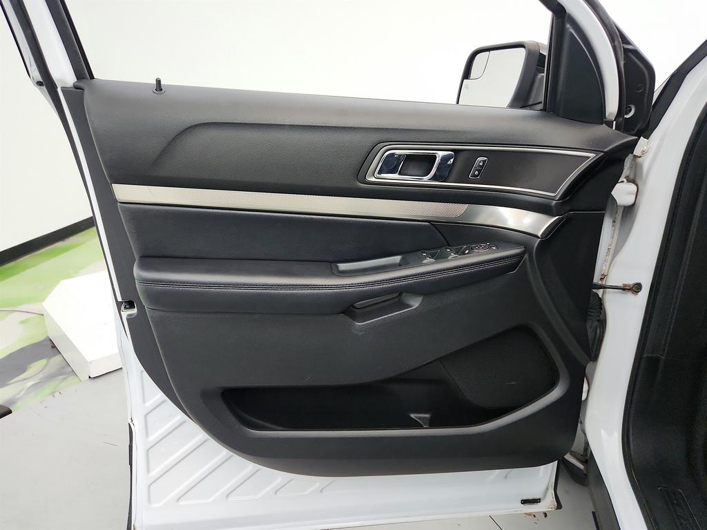 2018 Ford Explorer - $10,950