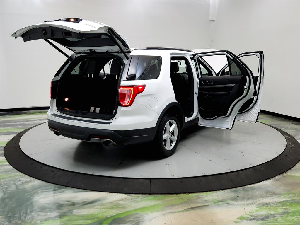 2018 Ford Explorer - $10,950