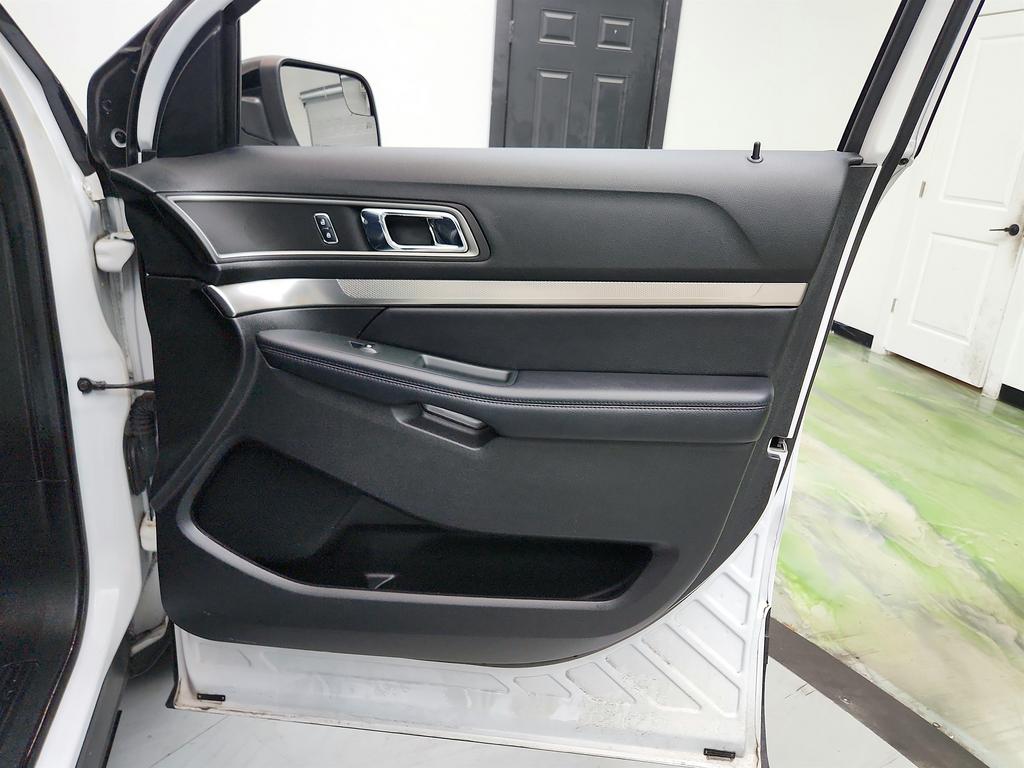 2018 Ford Explorer - $10,950