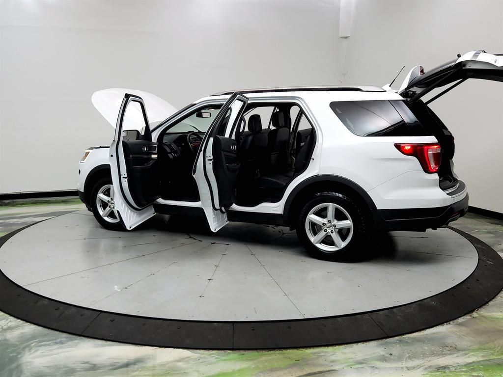 2018 Ford Explorer - $10,950