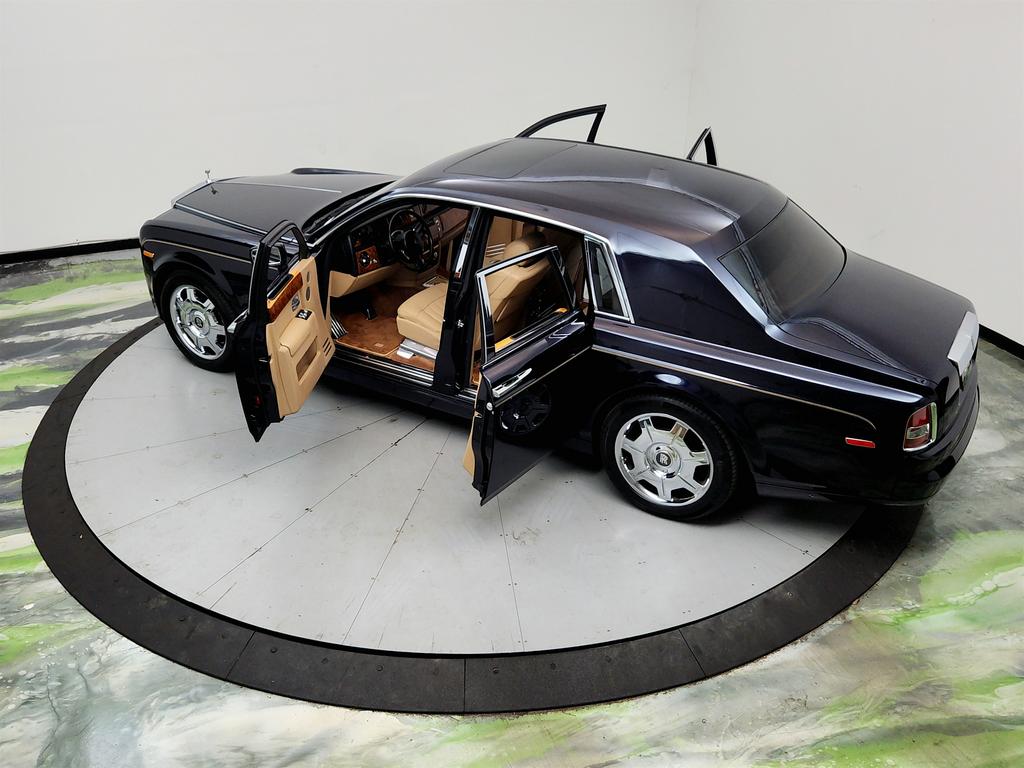 2006 Rolls-Royce Phantom - $69,995
