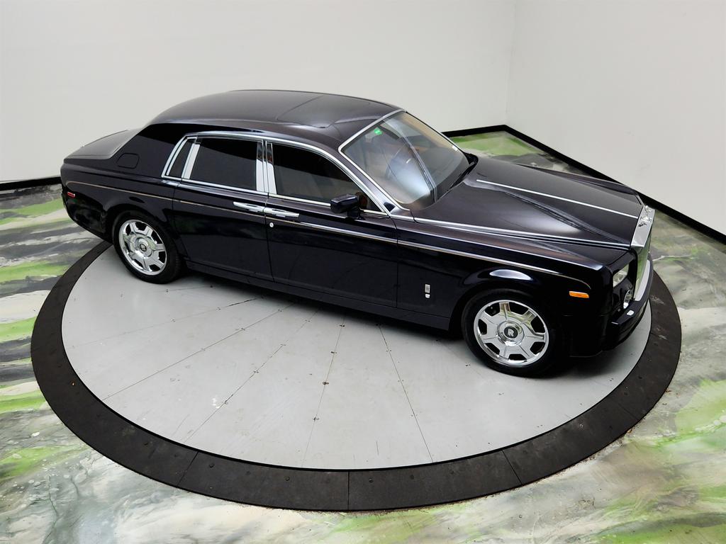 2006 Rolls-Royce Phantom - $69,995