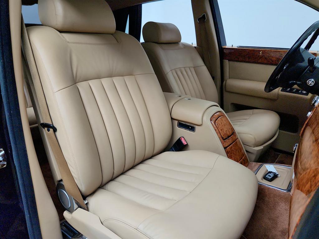 2006 Rolls-Royce Phantom - $69,995