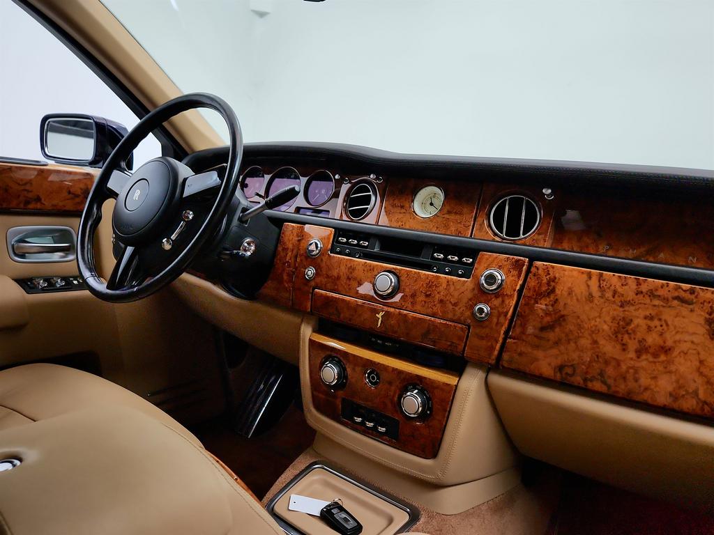 2006 Rolls-Royce Phantom - $69,995
