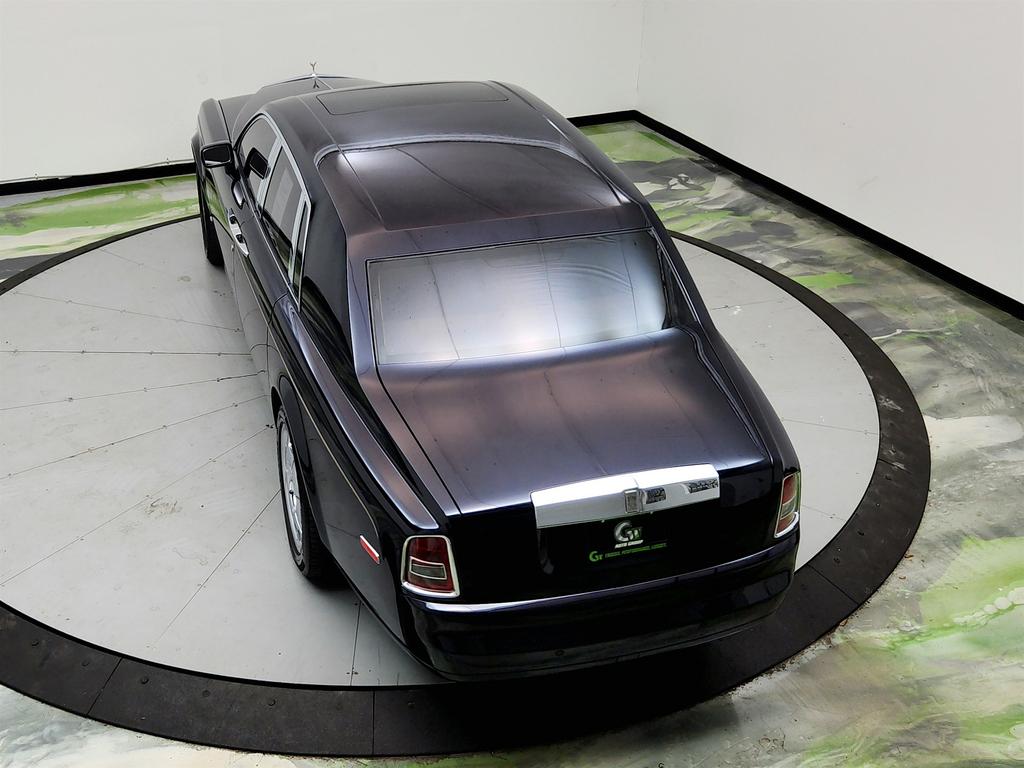 2006 Rolls-Royce Phantom - $69,995