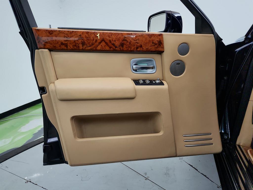 2006 Rolls-Royce Phantom - $69,995