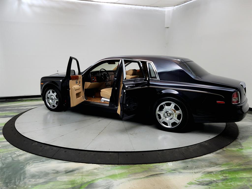 2006 Rolls-Royce Phantom - $69,995