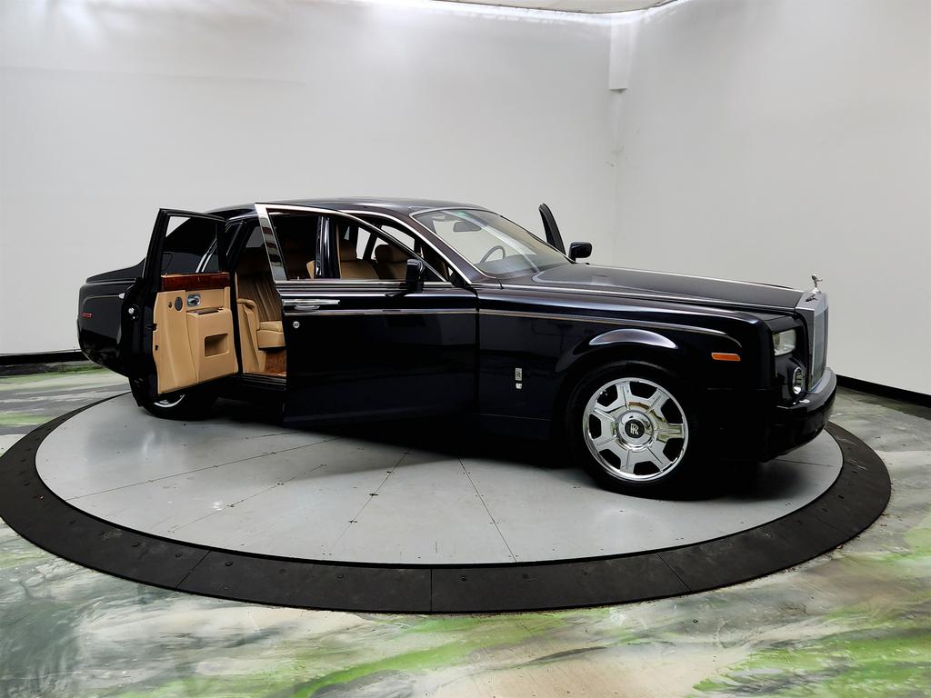 2006 Rolls-Royce Phantom - $69,995