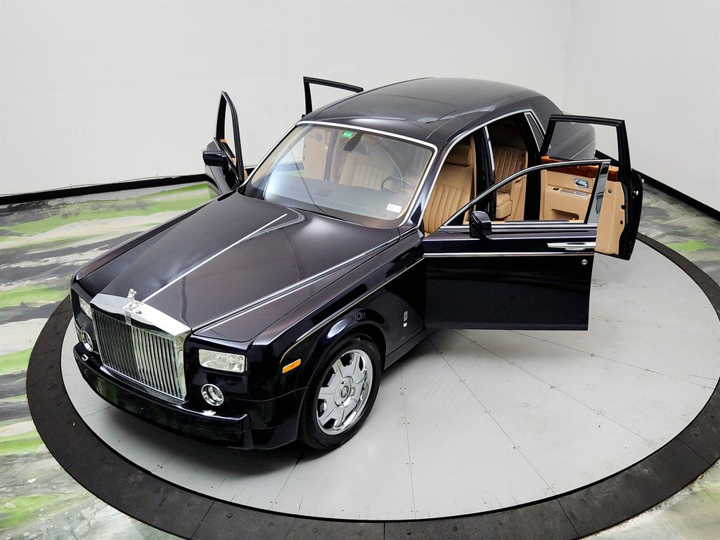 2006 Rolls-Royce Phantom - $69,995