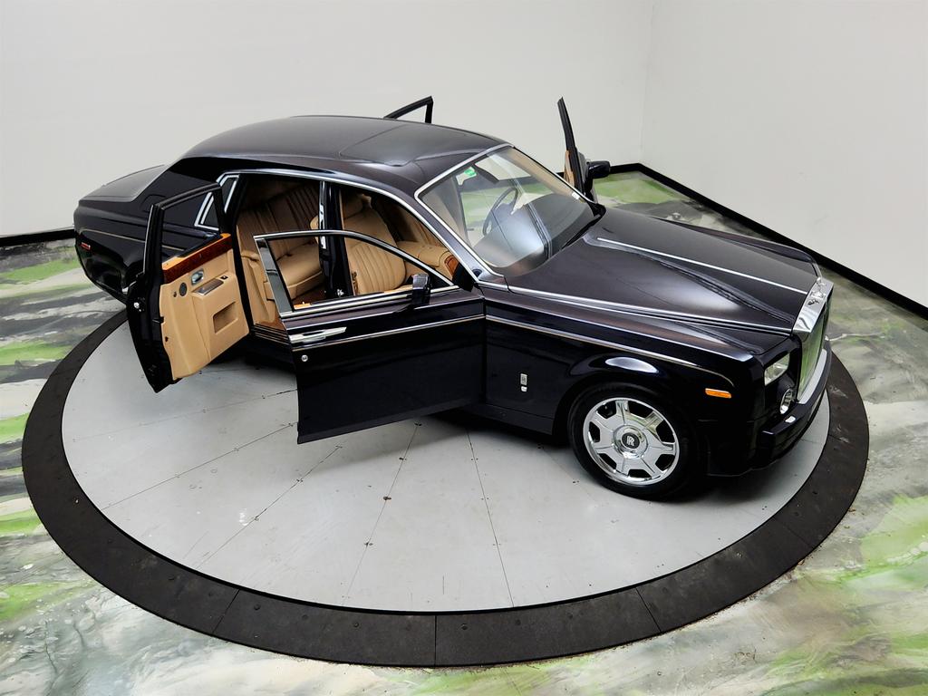 2006 Rolls-Royce Phantom - $69,995