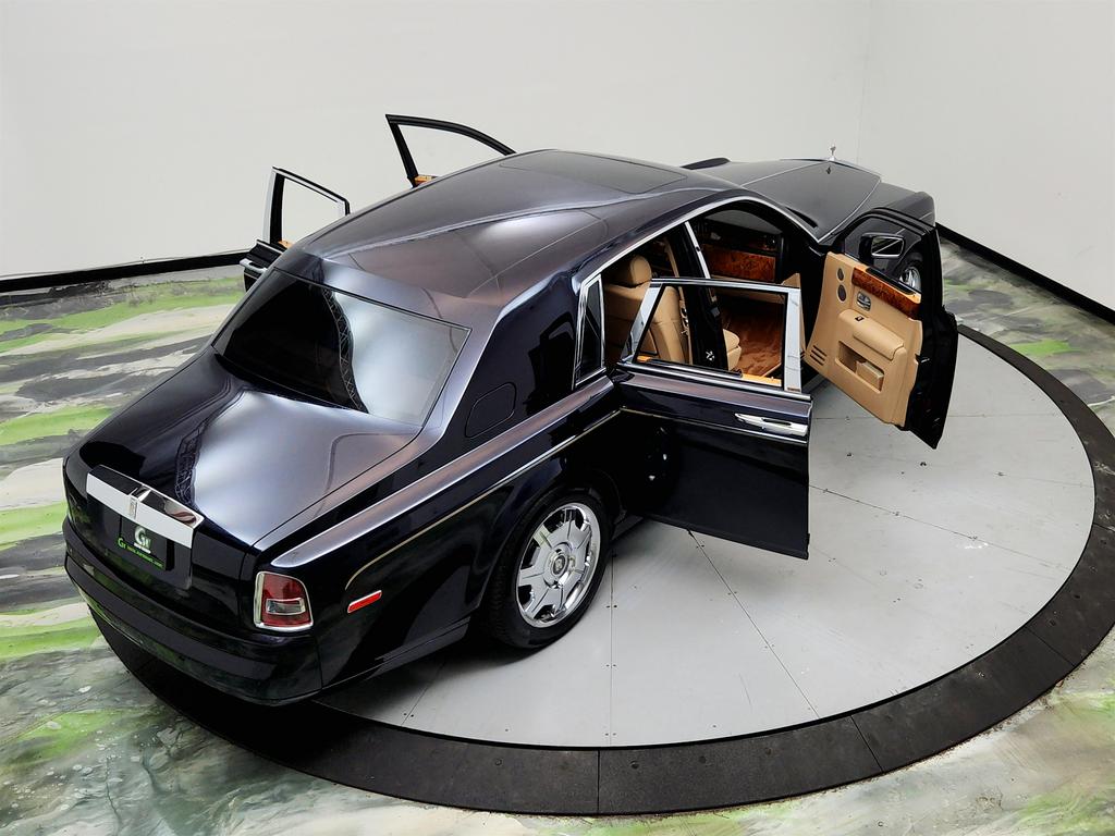 2006 Rolls-Royce Phantom - $69,995