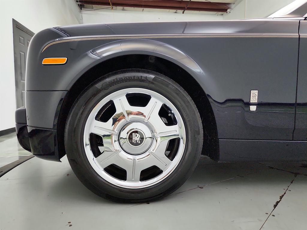 2006 Rolls-Royce Phantom - $69,995