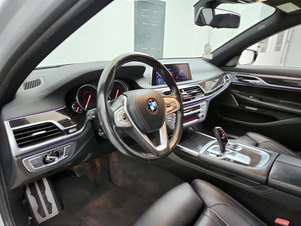 2016 BMW 750i - $17,995