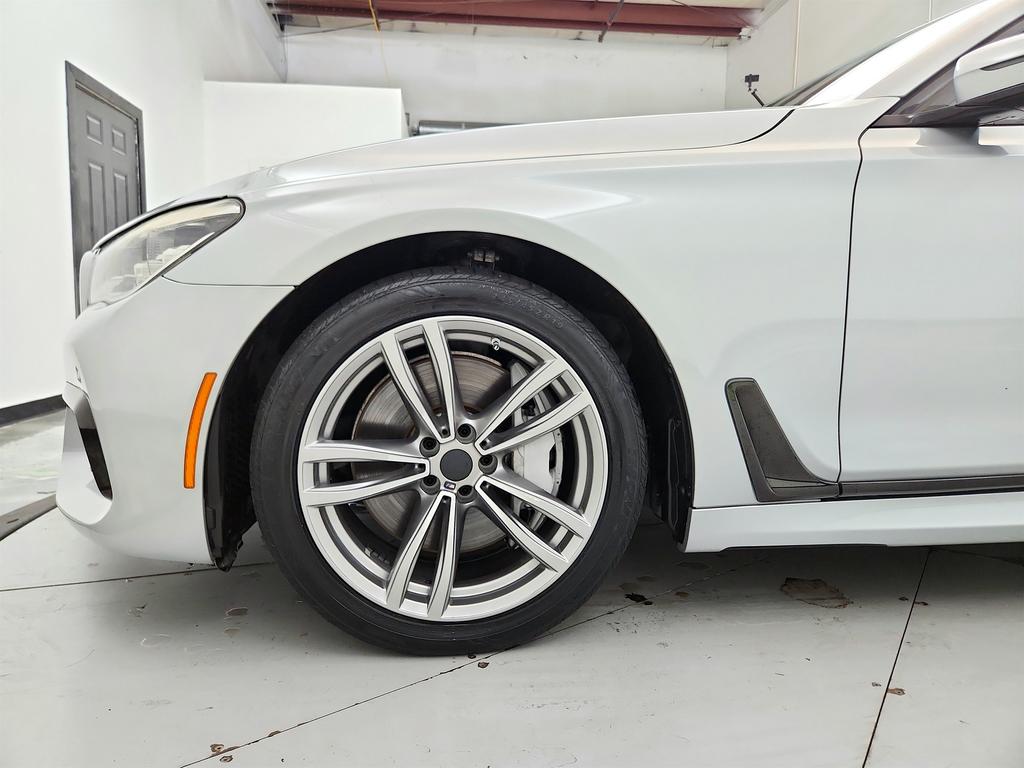 2016 BMW 750i - $17,995
