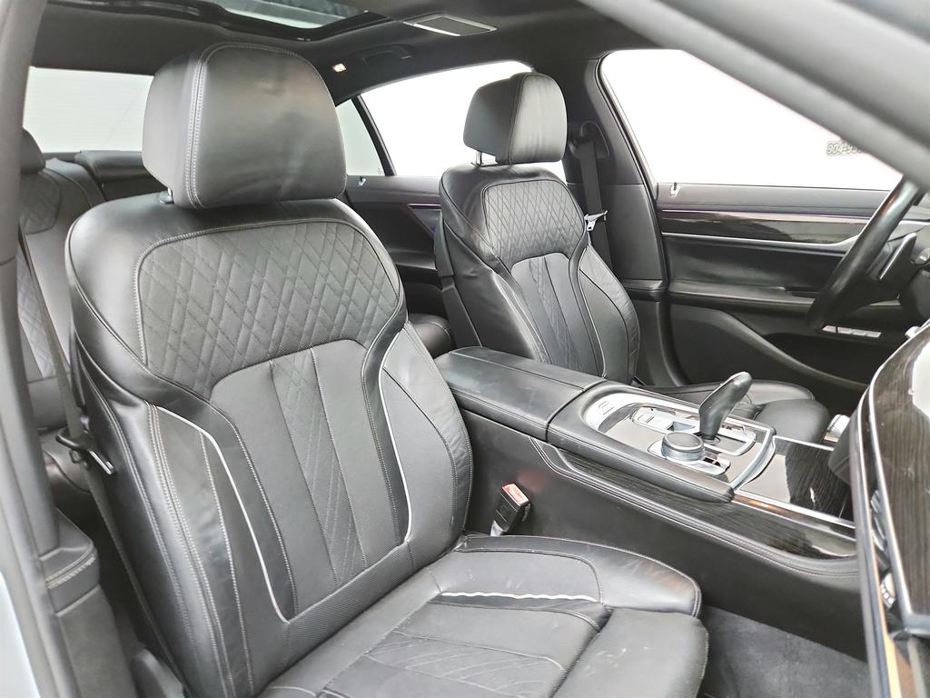 2016 BMW 750i - $17,995