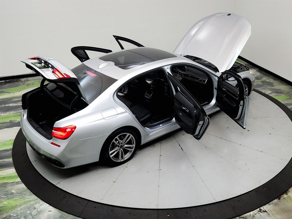 2016 BMW 750i - $17,995