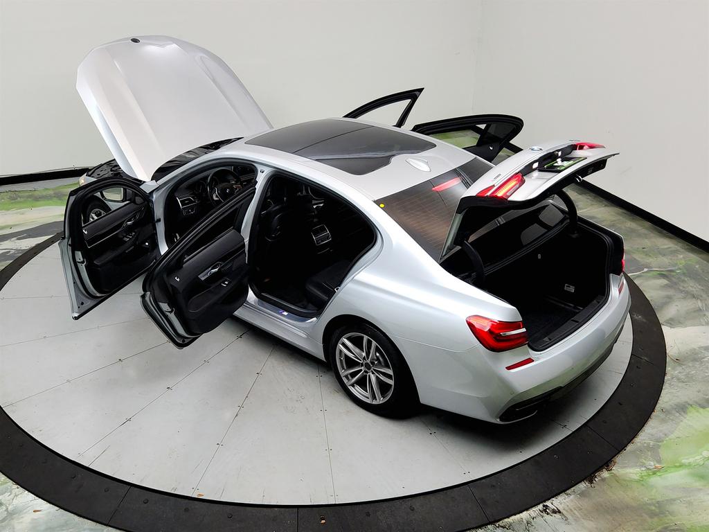 2016 BMW 750i - $17,995