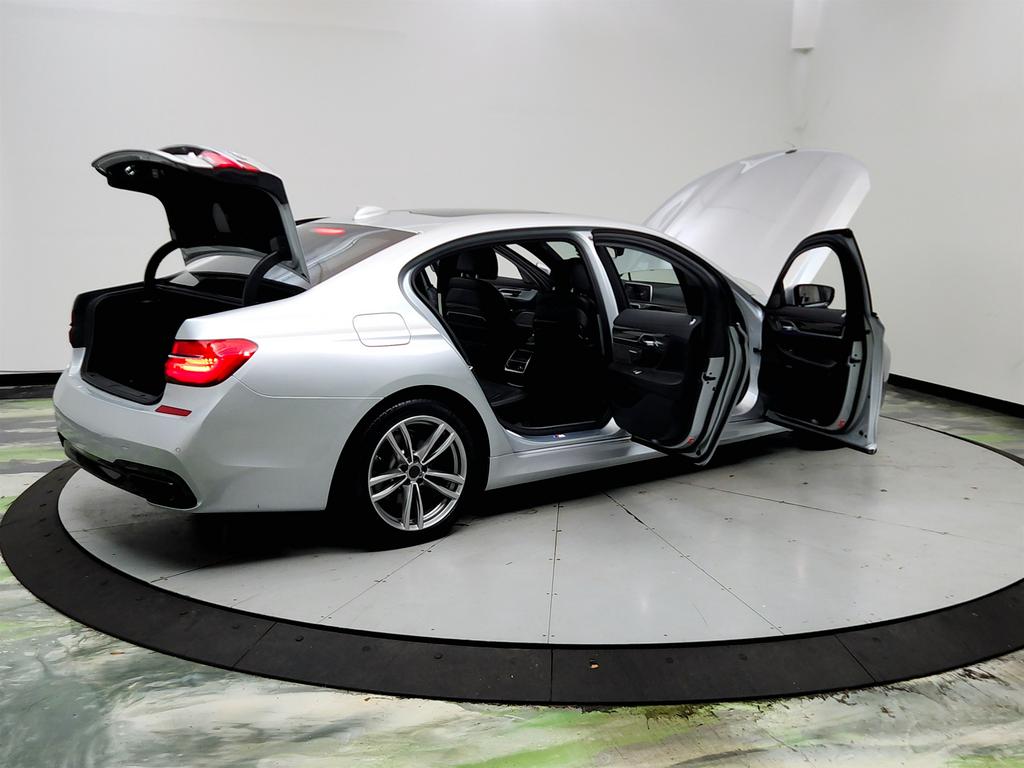 2016 BMW 750i - $17,995