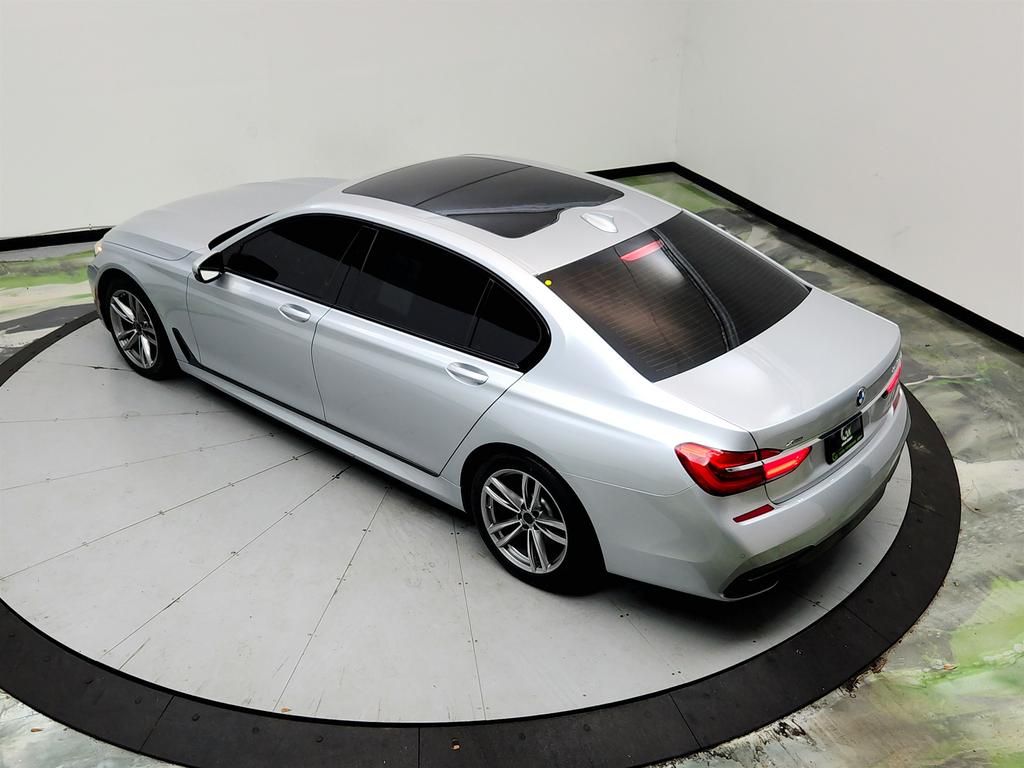 2016 BMW 750i - $17,995