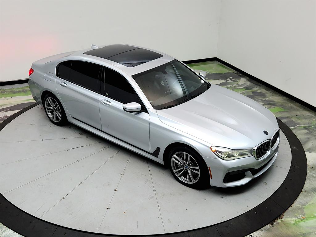 2016 BMW 750i - $17,995