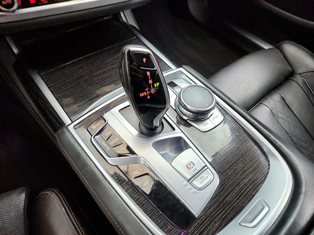 2016 BMW 750i - $17,995