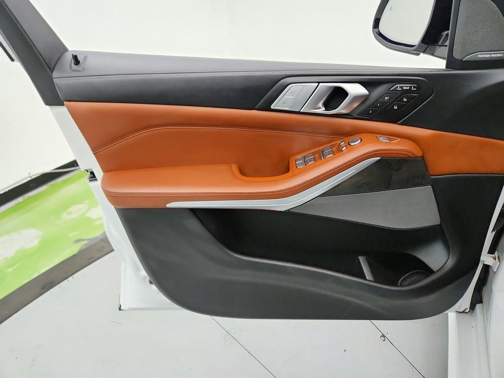 2022 BMW X7