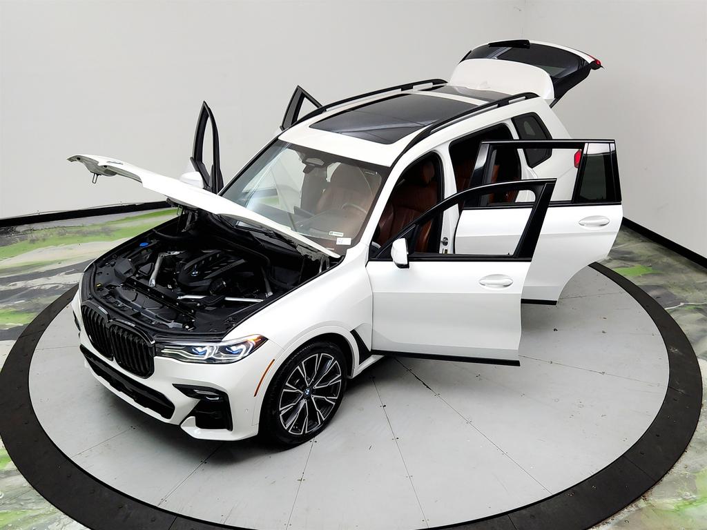2022 BMW X7