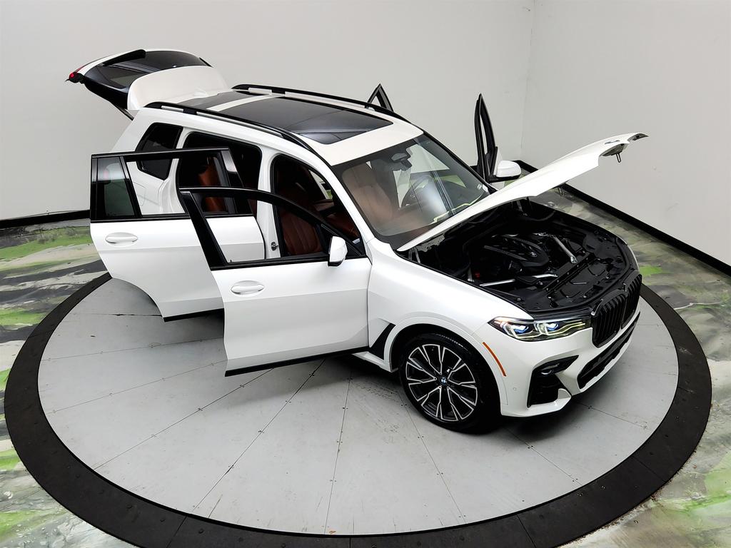2022 BMW X7