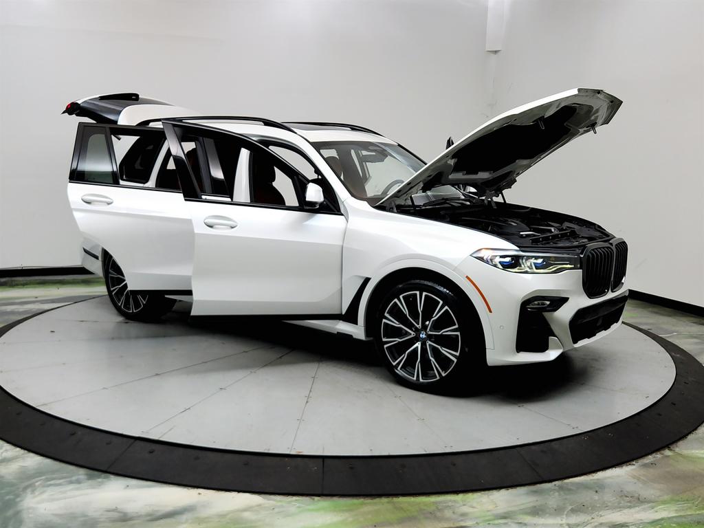 2022 BMW X7