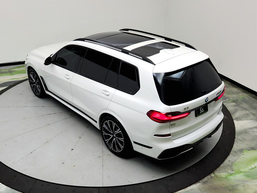 2022 BMW X7