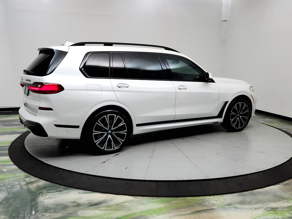 2022 BMW X7