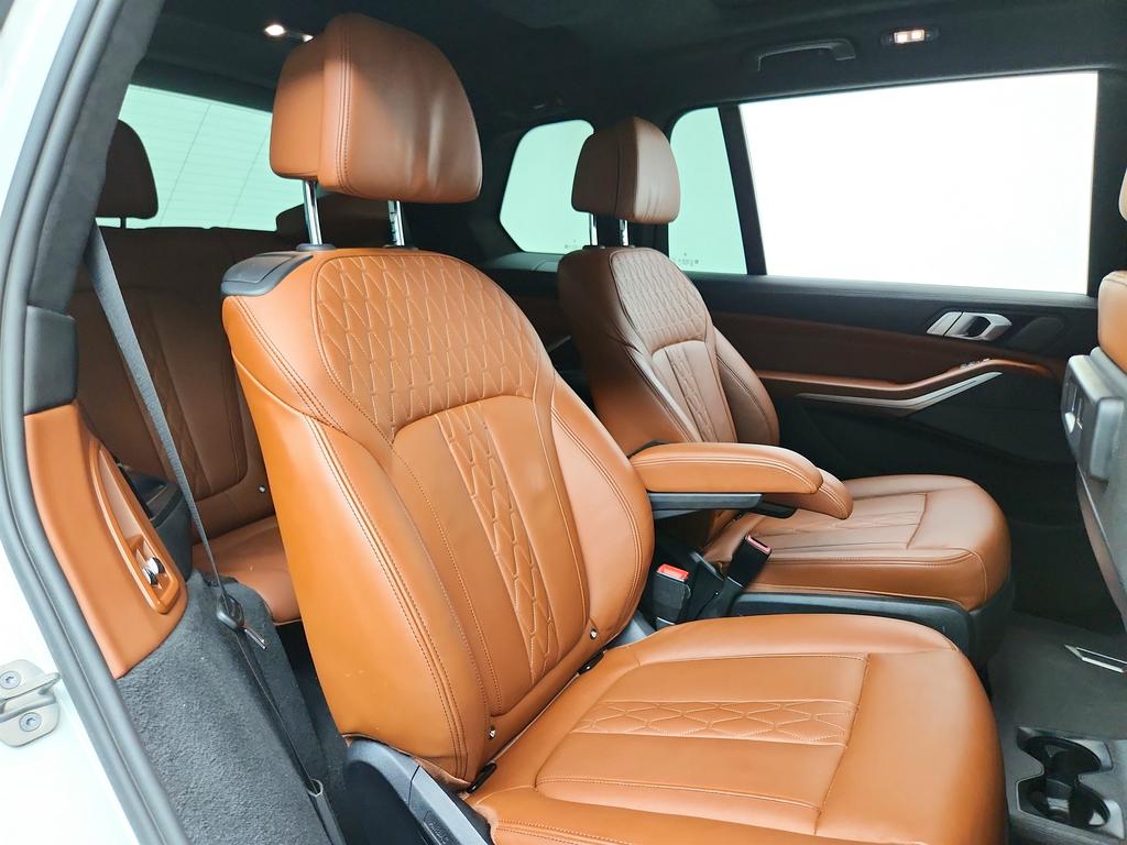 2022 BMW X7