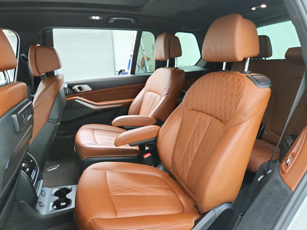 2022 BMW X7