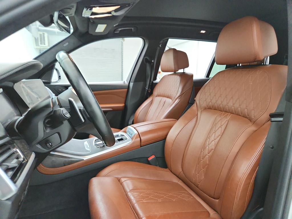 2022 BMW X7