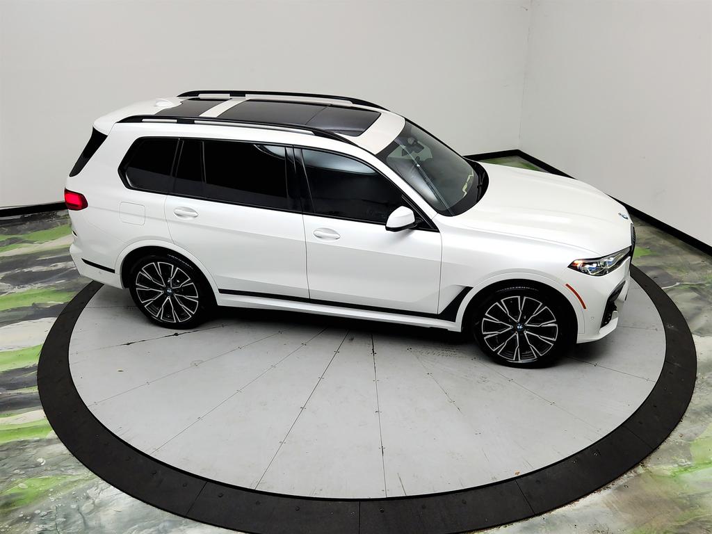 2022 BMW X7
