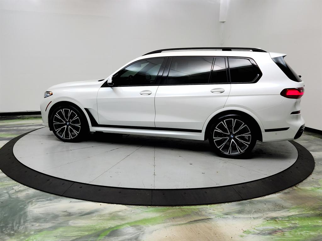 2022 BMW X7